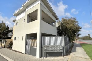 R4023962 BENTLEY 2025 10 03 084429